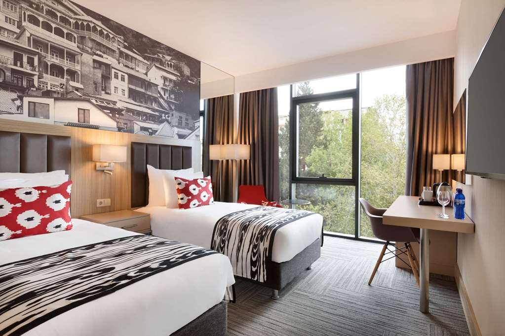 Ramada Encore Tbilisi Quarto foto
